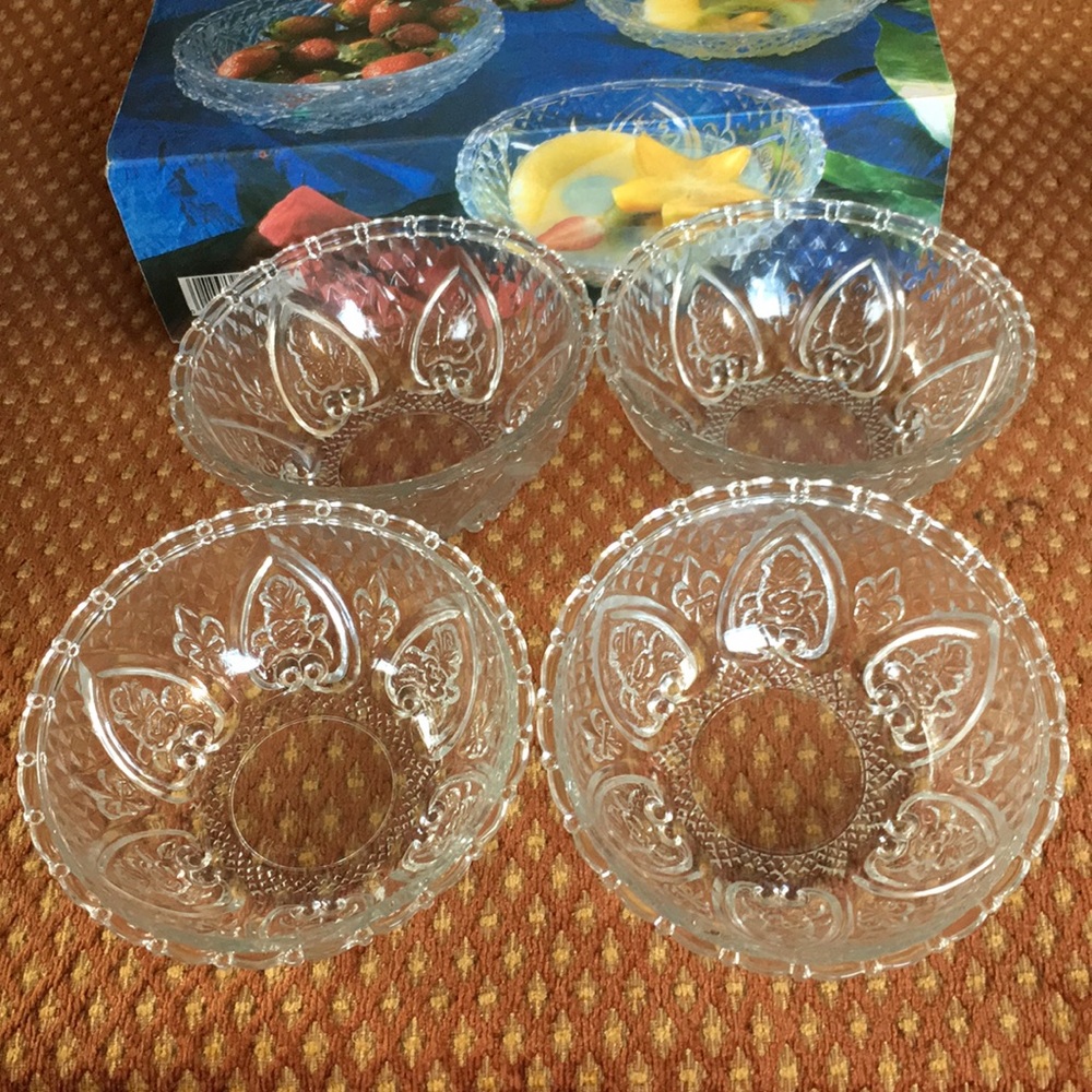 Gardenia crystal bowl